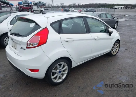 2015 Ford Fiesta Se z USA, uszkodzony, nr VIN 3FADP4EJ8FM166767